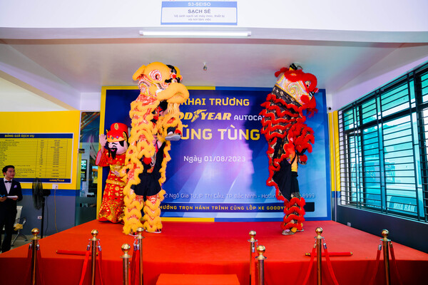 Đoàn múa lân sư rồng của 123 Event