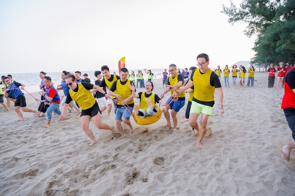 Thuê đồ chơi team building tùy thuộc vào số lượng người tham gia