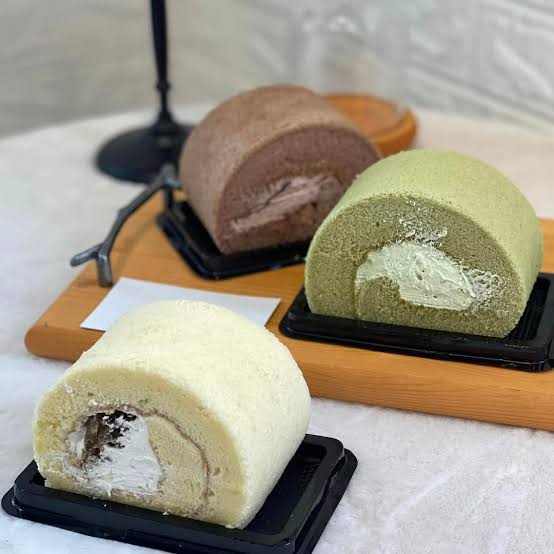 Bánh bông lan cuộn (Roll cake)